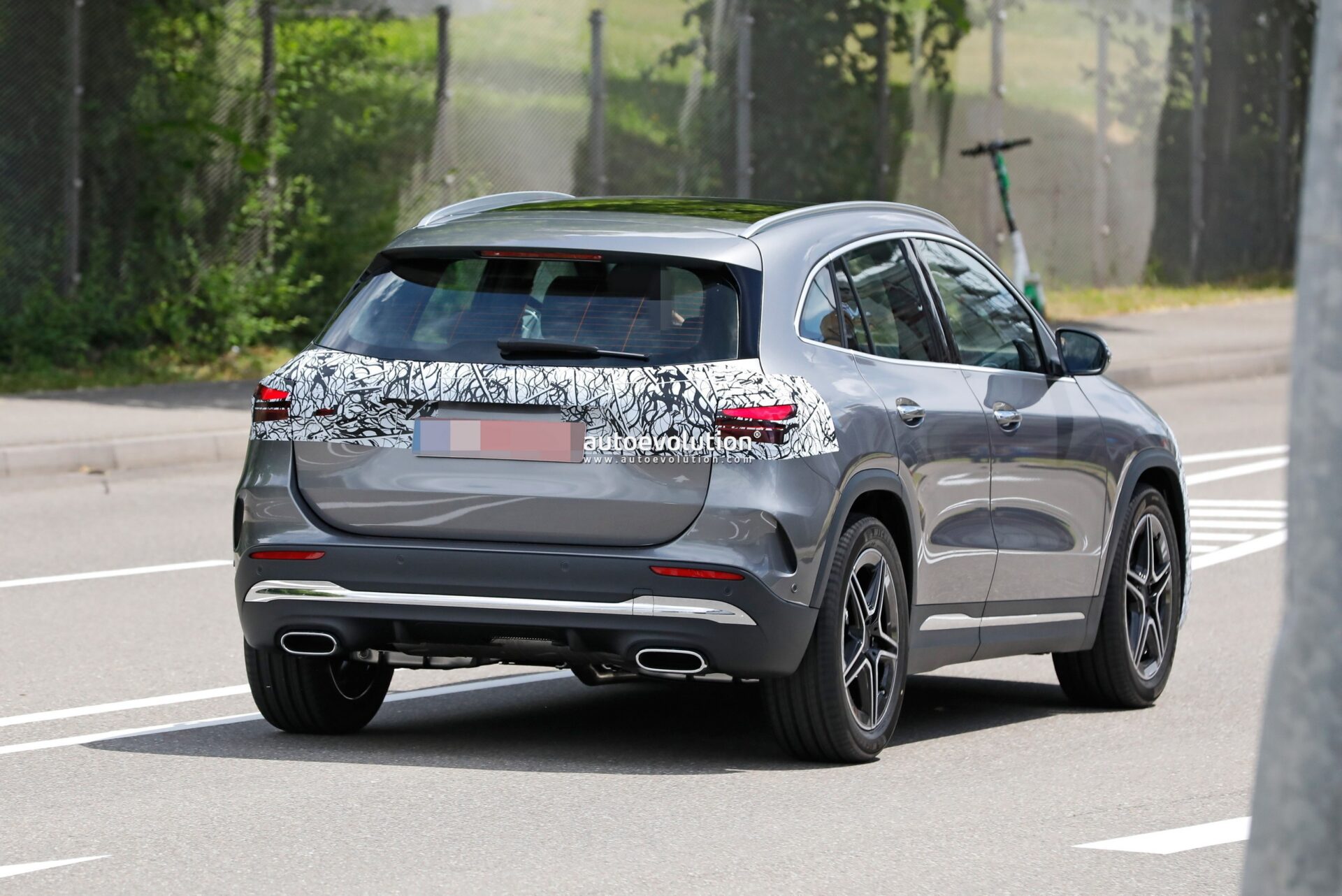 MercedesBenz GLA 2024 beccata nei test su strada [FOTO SPIA