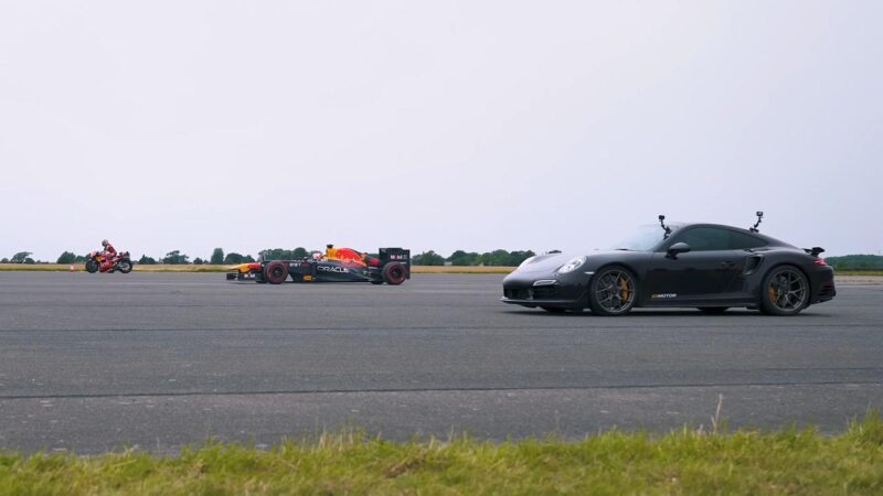 Porsche 911 Turbo S vs Red Bull RB8 vs KTM RC16