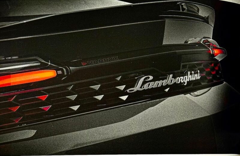 Lamborghini Urus PHEV teaser