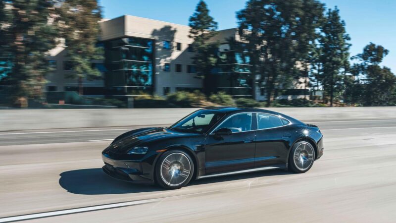 Porsche Taycan 2025 test autonomia