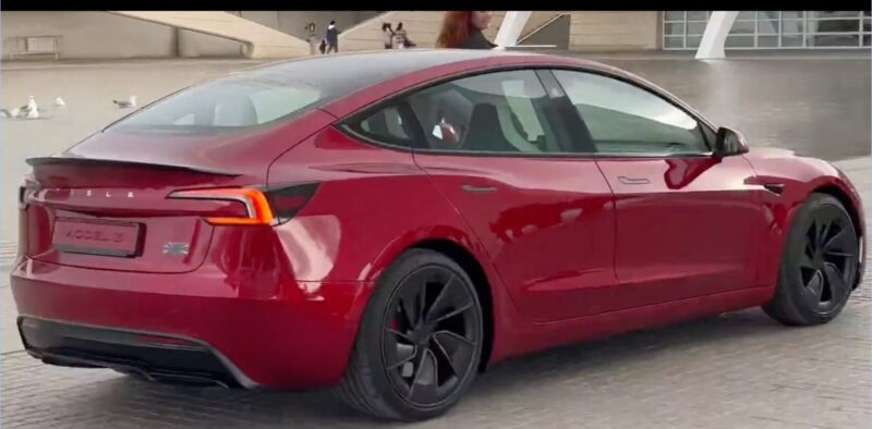 Nuova Tesla Model 3 Performance