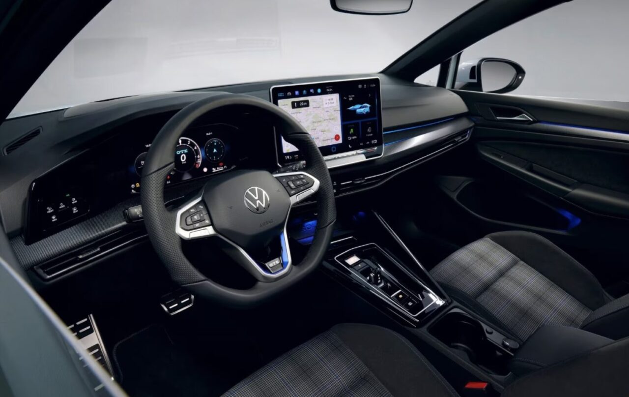 Volkswagen Golf eHybrid dentro