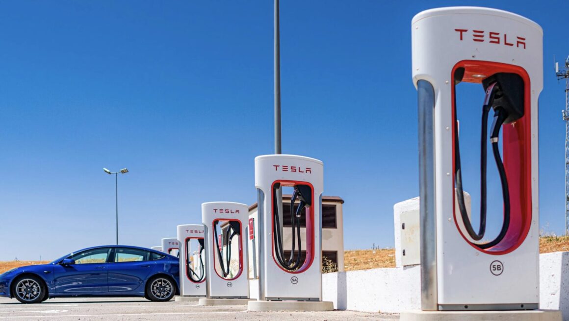 licenziamenti Tesla Supercharger