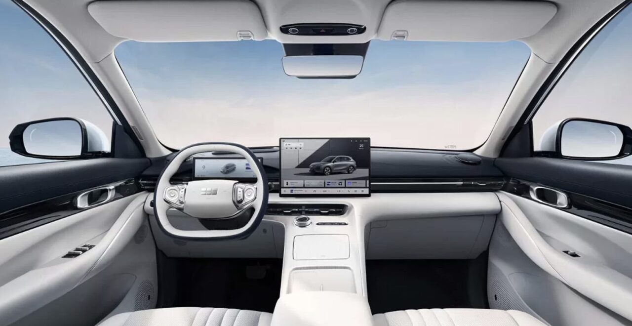 La Suv cinese Geely Galaxy E5 dentro