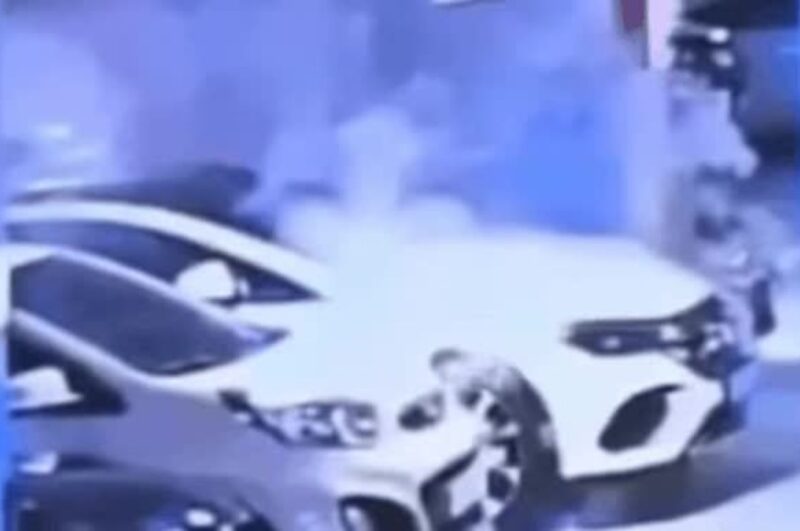 Mercedes EQE elettrica fiamme