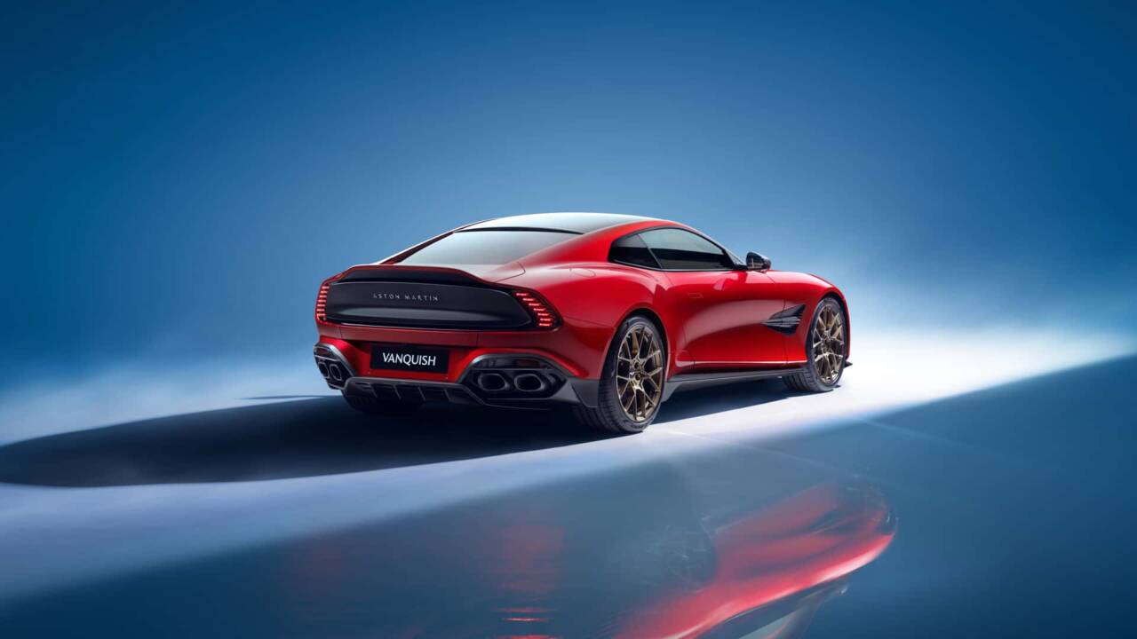 Nuova Aston Martin Vanquish 2024 dietro