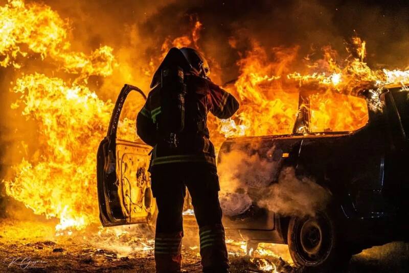 Incendio auto elettrica