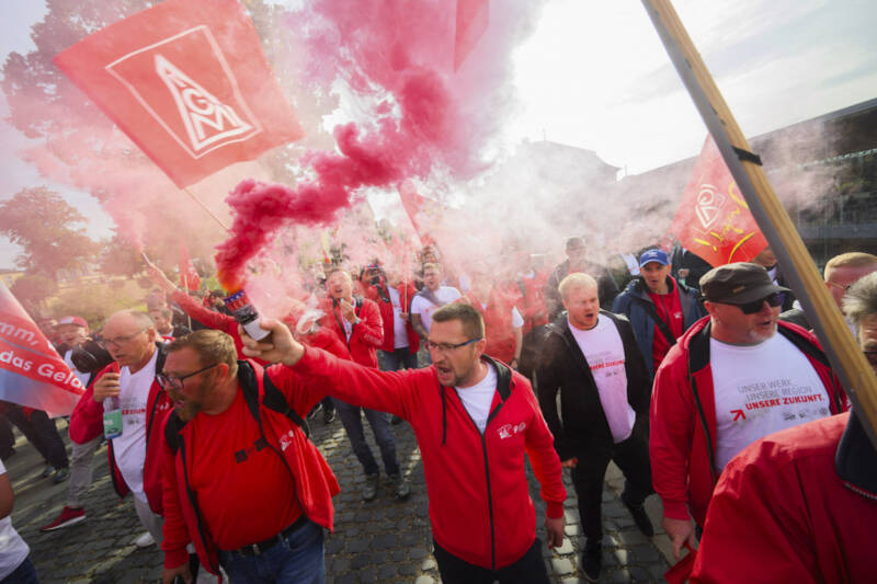 auto elettrica vw ig metall proteste