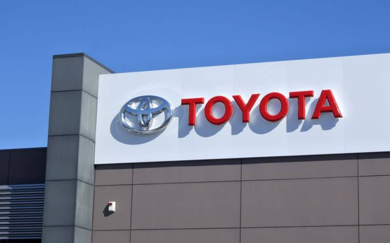 toyota logo brand