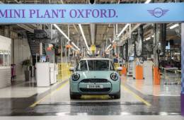 La Mini termica vince a Oxford, quella elettrica perde