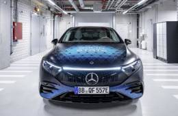 mercedes eqs con batteria allo stato solido