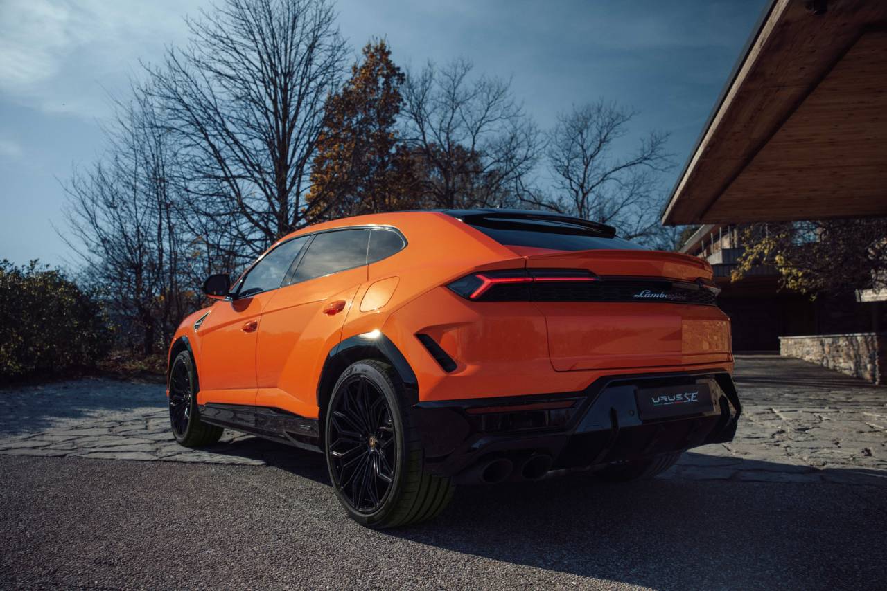 lamborghini urus se