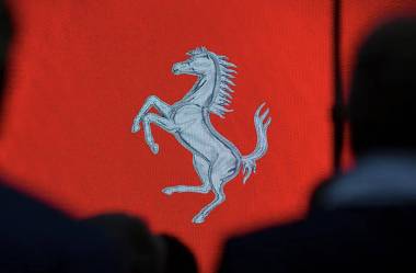 La Exor ha annunciato che metterà in vendita 7 milioni di azioni della Ferrari. 