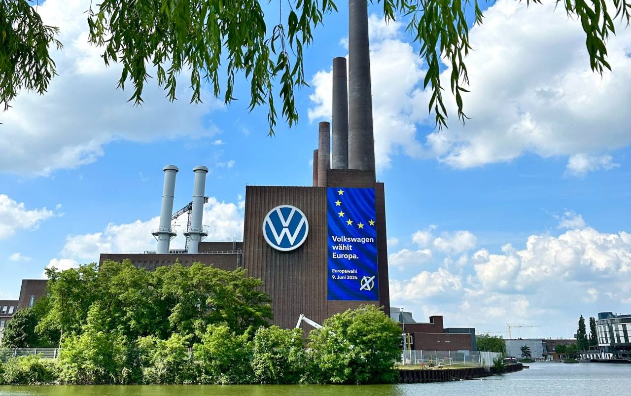 Il fisco indiano esige 1,4 miliardi di dollari da Volkswagen: un bel problema per un costruttore già in difficoltà.