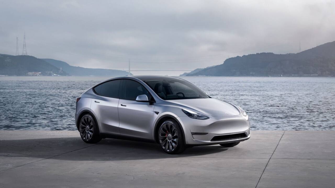 Tesla Model Y 2024