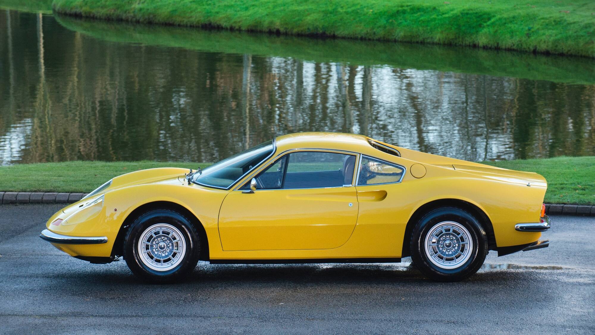 ferrari dino 240 GT