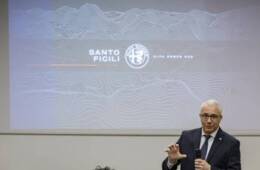 Incontro dell’ad del Biscione coi giornalisti al Media Drive internazionale della Junior Ibrida Q4.